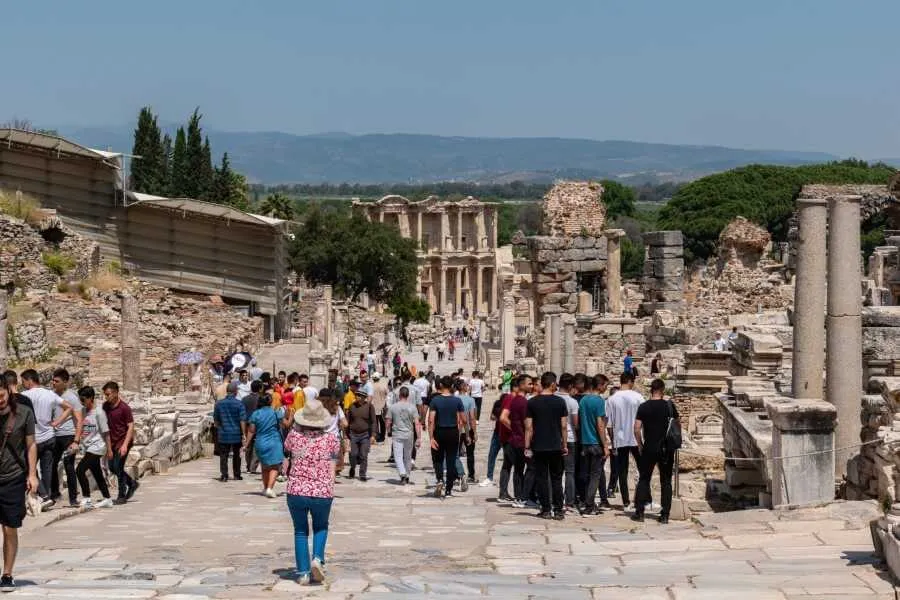 Curetesstraat in Efeze: Een Reis door Geschiedenis en Cultuur