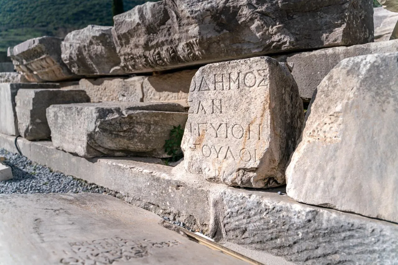 El Templo de Serapis: La Conexi&oacute;n de &Eacute;feso con Egipto