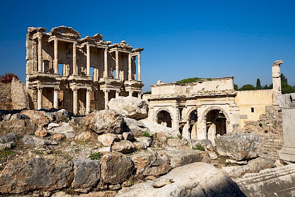 What is the best currency to take to Turkey in 2024